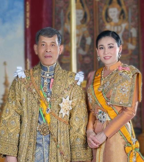 68岁泰国国王被曝再当爸神秘妃子诞下小王子