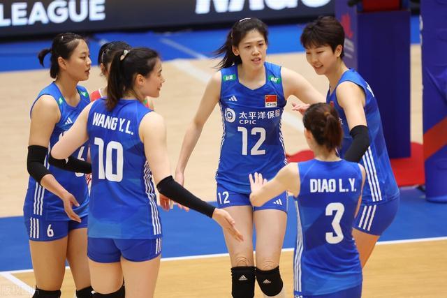 中国女排完胜日本获4连胜 3比0横扫日本女排！获连横扫