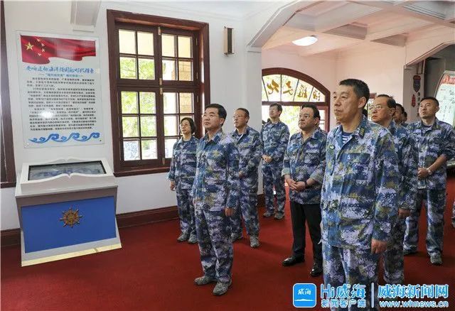 威海市领导张海波一行走访慰问海军部队,与官兵同过"军事日"