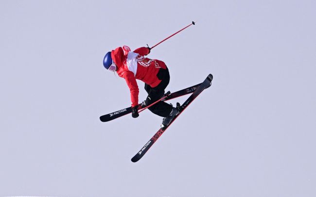 自由式滑雪女子坡面障碍技巧谷爱凌银牌