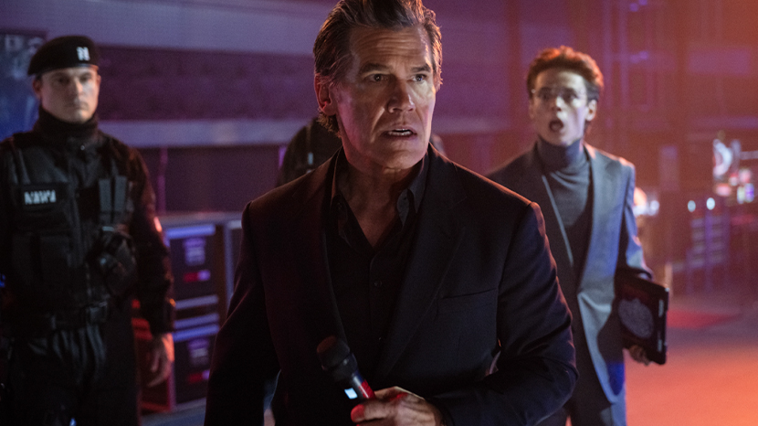 年底最血腥暴力大片来了！《猎杀游戏》发布“机上惊魂”预告