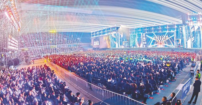 2025长江文化艺术季闭幕式与中国电影两大顶级IP牵手  长江见证，湖北向世界发出再会邀约