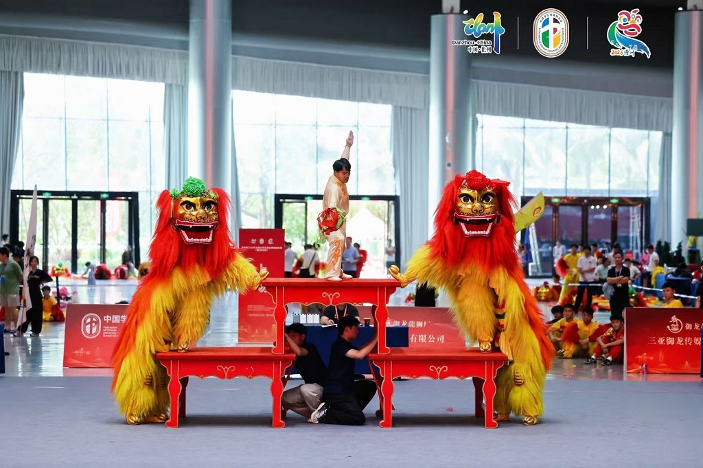“狮”魂昂扬，武动海南 武汉工商学院龙狮队在全国大学生舞狮锦标赛中勇夺两金两银