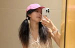  Zhao Jin Maiza's double ponytail wearing floral blouse is lively and cute, full of girls