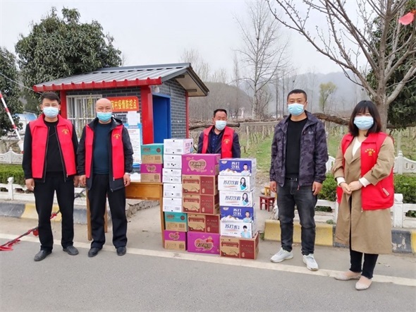 新河村:党员干部作用显 凡人善举助防疫