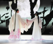 新春戲韻 | 當紅CP聯袂演繹昆曲中的“科幻大片”