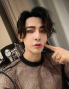 汪東城直播回應私生活傳聞 多次強調“包直的”