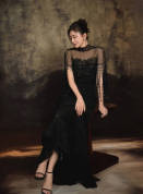 贾静雯穿黑色亮片礼服气场强大 大秀美背性感火辣