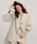朱珠称自己并非标准的美女 透露女儿对音乐很敏感