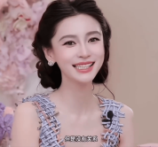 杨颖回应被说状态显老：大家要求很高我想哭