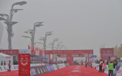 2024北京馬拉松霧天中開跑 上午能見度逐漸好轉