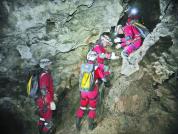 中国航天员首次洞穴训练：模拟太空任务，锤炼极限能力