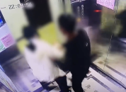 多方回应女孩深夜被男子拉出电梯 家庭争吵引发事件