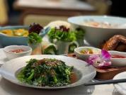 “像糖尿病人一样吃饭”，专家称：极端控糖控主食很伤身 健康人无需跟风
