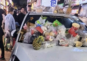 城管回应小车停夜市被丢满垃圾 规则与执行的缺失