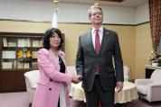 美财长宣布访日 此前曾训斥日本财相 强硬姿态重塑盟国经济轨迹