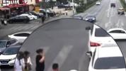 护士“顶车救人”获赠新车决定捐出 爱心传递温暖社会