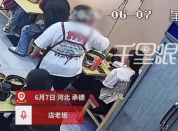 两女子差评米线量少，老板晒监控打脸：盛了两碗才拍照