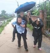 辽宁抚顺19日全市停课 暴雨来袭保障安全