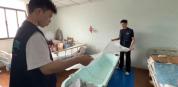 00后男护士转行当助浴师月入过万 高温下订单激增