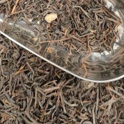 “一点点”前员工举报茶叶中有石头，家中老人遭上门施压？公司回应：当时是提着礼物上门，茶叶检查没问题