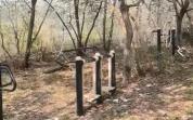 荒郊野地安装健身器材 这不是摆设吗 资源浪费引质疑