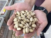 一斤开心果赶上买两只鸡了 价格狂飙引发热议