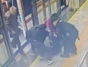 生死17分钟！长沙地铁站老人晕倒心脏骤停，医生、乘客、警方、站务多方生命接力