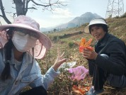 陪母抗癌确诊肠癌女研究生重返校园 曾边考研边照顾患癌母亲打动网友