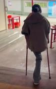 抗癌网红高考后确诊骨癌被父母放弃 坚强女孩终与家人和解