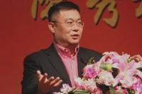 香江集团董事长走红 高考流泪的孩子的大学学费，我全包了