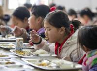 农村学生营养餐补被挪用偿还政府债务：涉及66县、近20亿元