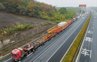 又一輛“巨無霸”抵達上高！656噸“巨無霸”貨車通行高速