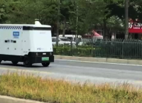 请注意，萌车正在送货！南宁街头出现无人驾驶快递车