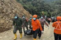 印尼金礦山體滑坡事故已15死 持續(xù)強(qiáng)降雨引發(fā)