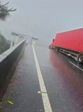 廈蓉高速一大橋垮塌 疑多車掉落 暴雨致交通中斷