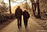 父母在家就在 你有多久没回家了？