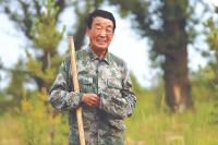 中央文明办专程慰问“绿化将军”遗孀 传递关爱温暖