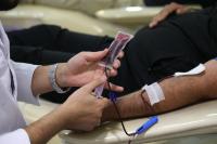 战火中伊朗民众自愿献血 德黑兰市民踊跃响应