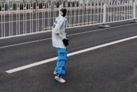 社牛机器人沉迷表演忘了比赛 网友：在称赞中渐渐迷失了自我