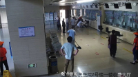 男子醫(yī)院大廳心臟驟停成功保命 過路醫(yī)生“教科書式”急救