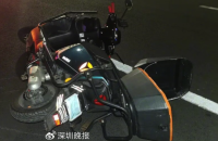 三人不戴頭盔共騎一輛電動(dòng)自行車(chē)逆行，致1死2傷，警方披露詳情