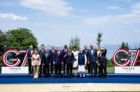 G7峰会麦克风曝光领导人闲聊 轻松一刻