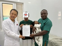 三天告别三年疼痛,广东医专家上演神奇“消石术”