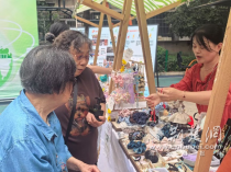 旧纸箱果皮可换物，武汉唐家墩街道零废弃市集“超有料”