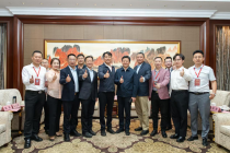 立国集团牵头组织上市公司考察团走进新疆