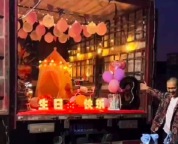 3岁女孩生日爸妈用货车爆改公主房 孩子母亲：尽我的能力给她最好的