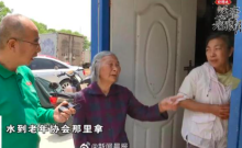 倆兒子住高樓88歲母親住工棚 主持人怒斥不孝天理難容