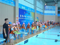 世界游泳冠軍教學(xué)落水如何自救 昆明中小學(xué)生學(xué)防溺水技能