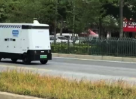 请注意，萌车正在送货！南宁街头出现无人驾驶快递车